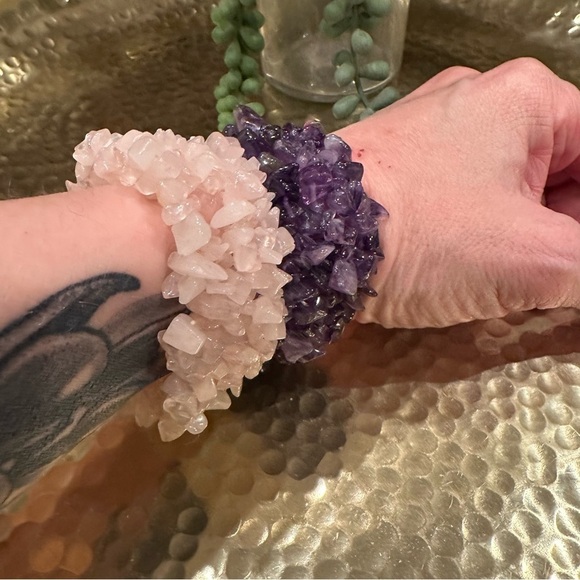 Jewelry - Pair of vintage layered extra wide gemstone chip bracelets elastic pink purple